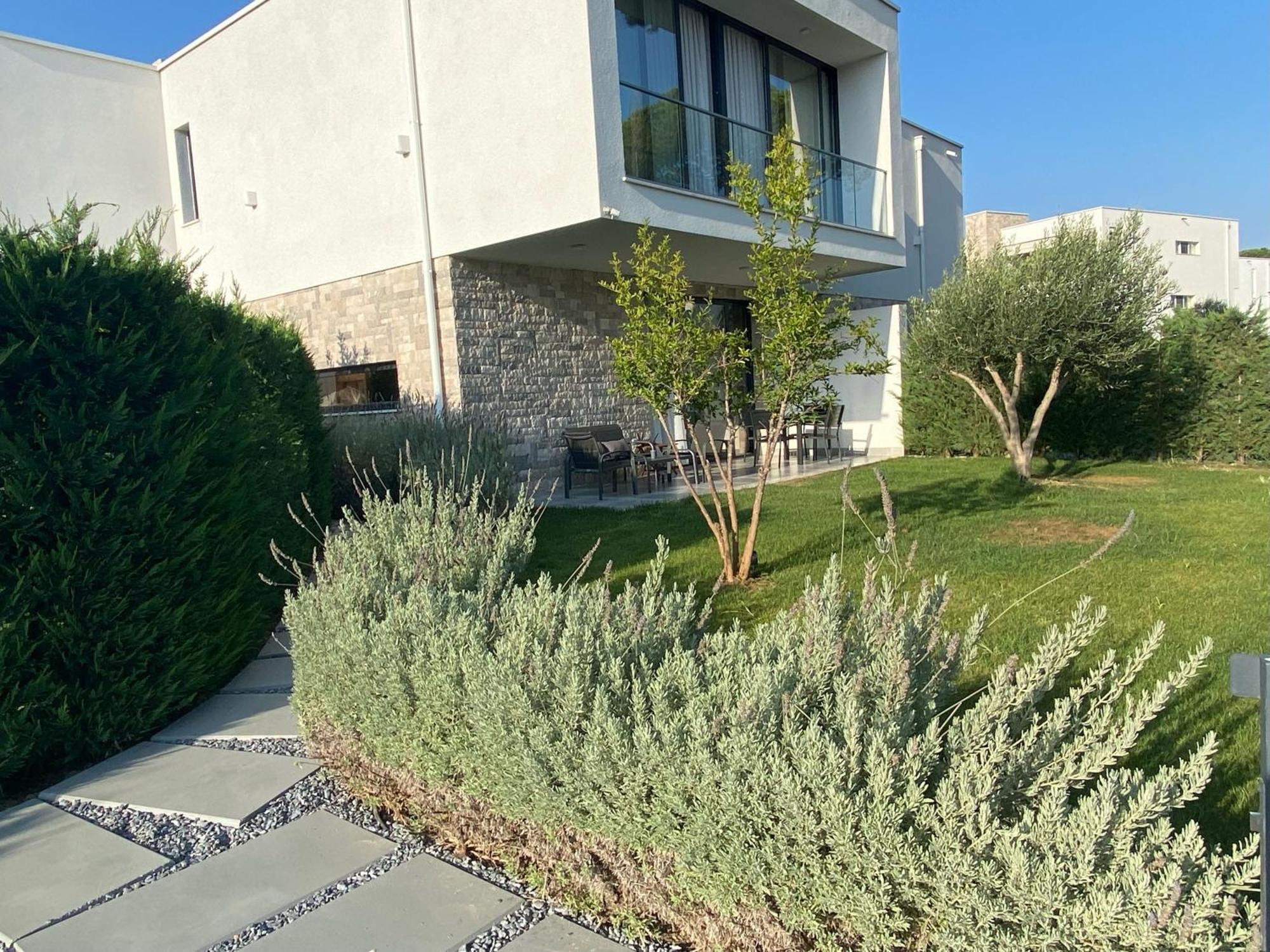 Rosemarine Villas Durres Exterior photo